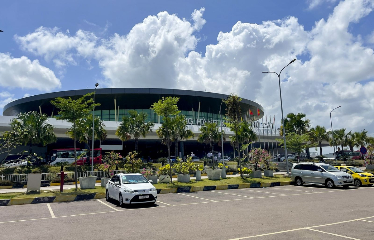 Sân bay Phù Cát là một trong những sân bay nhộn nhịp nhất khu vực Duyên hải Nam Trung Bộ